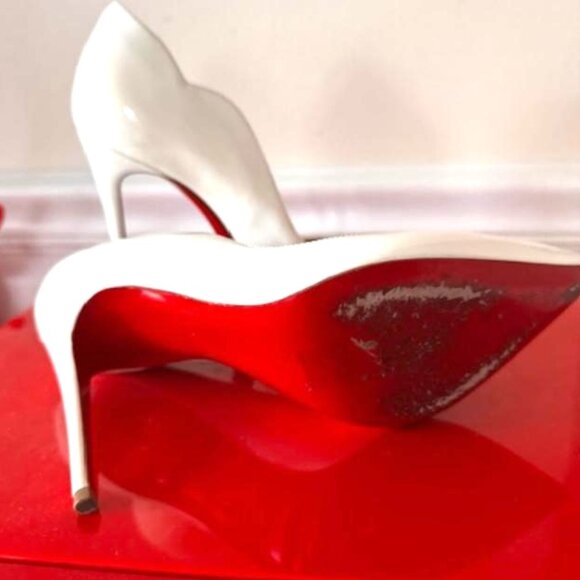 Christian Louboutin Hot Chick Scallop Pointed Toe 100mm Pump Patent Calf Leather - Picture 14 of 14